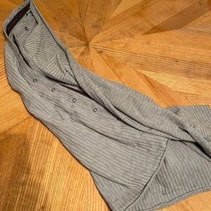 Lululemon vinyasa scarf with snaps